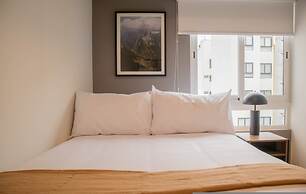 w Inviting 2BR w Balcony in Lively Miraflores