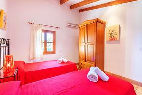 Villa in Buger With Private Courtyard
