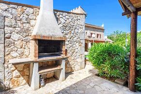 Villa in Buger With Private Courtyard