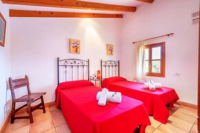 Villa in Buger With Private Courtyard
