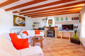 Villa in Buger With Private Courtyard