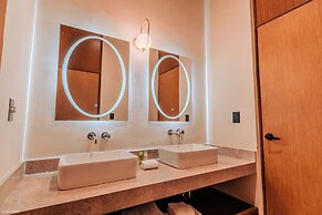 Casa Oneiro Hotel Boutique & Suites