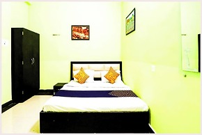 Hotel HR Kashi Viswanath Temple