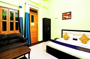 Hotel HR Kashi Viswanath Temple