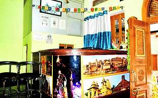 Hotel HR Kashi Viswanath Temple