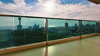 Luxury 2-bedroom Sea View Escape