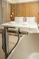 Premier Lounge Hotel