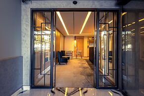 Premier Lounge Hotel