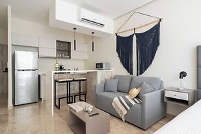 Practical and Cozy AZ Studio! Close to Everything!