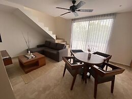 Spacious and Comfortable Ph With Private Pool in Zama!