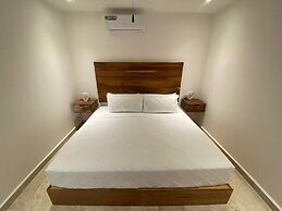 Spacious and Comfortable Ph With Private Pool in Zama!