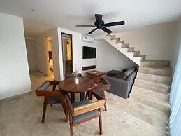 Spacious and Comfortable Ph With Private Pool in Zama!