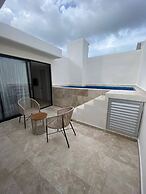 Spacious and Comfortable Ph With Private Pool in Zama!