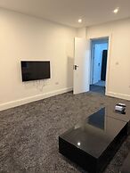 Lutom 2 Bed Flat - 1 With Sofa bed Sleeps 4