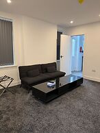 Lutom 2 Bed Flat - 1 With Sofa bed Sleeps 4