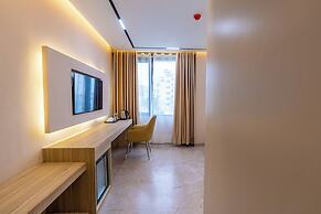 Monsoon Courtyard Luxury Hotel