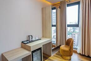 Monsoon Courtyard Luxury Hotel