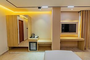 Monsoon Courtyard Luxury Hotel