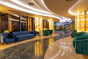 Monsoon Courtyard Luxury Hotel