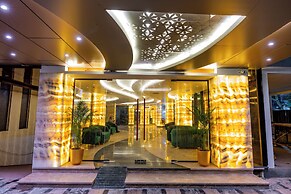 Monsoon Courtyard Luxury Hotel