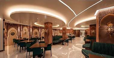 Monsoon Courtyard Luxury Hotel