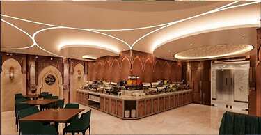 Monsoon Courtyard Luxury Hotel