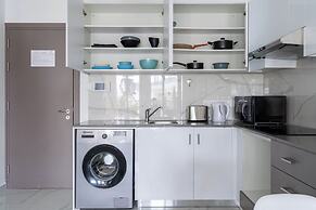 Infinity 1-Bedroom Apartment in Larnaca