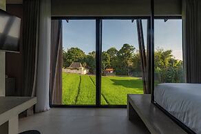 Lokale Resort Hotel & Villas
