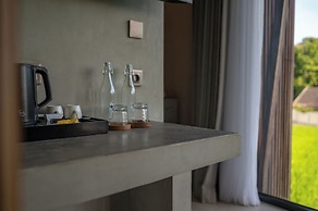 Lokale Resort Hotel & Villas