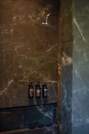 Lokale Resort Hotel & Villas