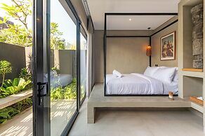 Lokale Resort Hotel & Villas