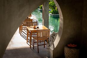 Lokale Resort Hotel & Villas