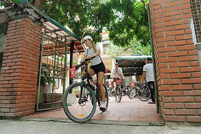 Madam Seven Tam Coc