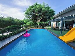 TheX10 PrivatePoolVilla & ResortKhaoYai