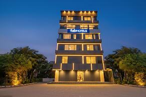 Fabhotel Yendluri'S Abode