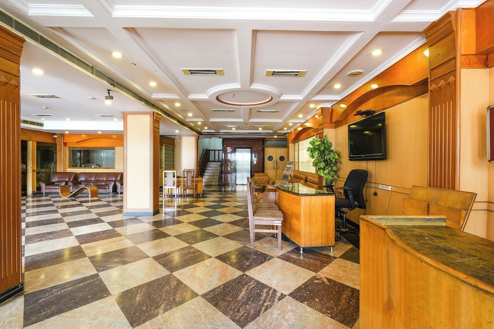 Fabhotel Marjan International