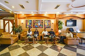 Fabhotel Marjan International