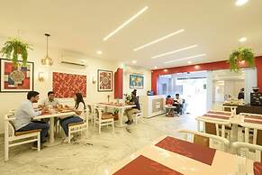 Fabhotel Marjan International