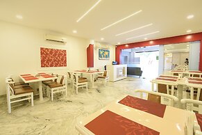 Fabhotel Marjan International