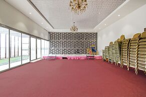 Fabhotel Marjan International