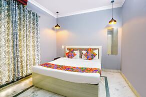 Fabhotel Galaxy Grand