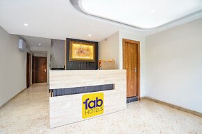Fabhotel White Pearl