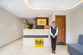 Fabhotel White Pearl