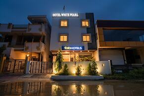 Fabhotel White Pearl