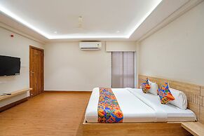 Fabhotel White Pearl