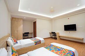 Fabhotel White Pearl