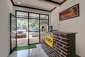 Fabhotel Zelosena