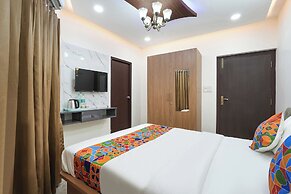 Fabhotel Royal Suites I