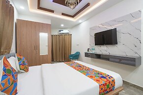 Fabhotel Royal Suites I