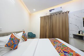 Fabhotel Royal Suites I